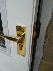 Canoga Park Locksmith Store Canoga Park, CA 818-531-9694 - broken-key-extraction